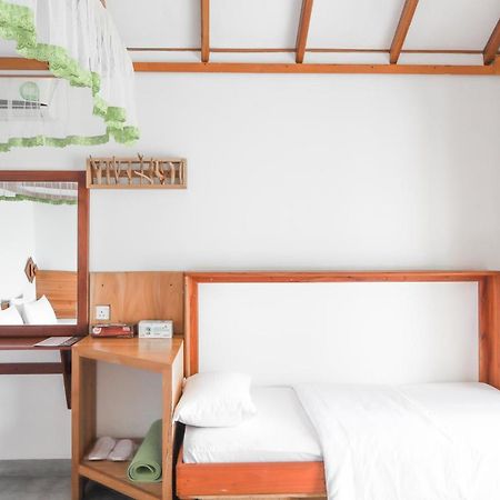 The One Ella Bed and Breakfast Εξωτερικό φωτογραφία